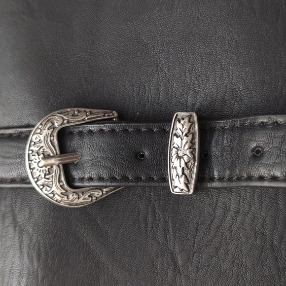 Steve Madden Women's Black Studded Leather Satchel/Crossbody Bag. - Picture 2 of 13